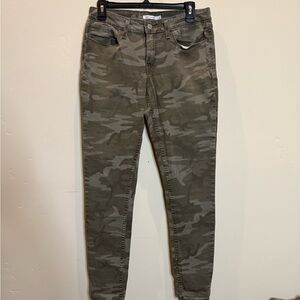 Levi's Camouflage Super Skinny Pants